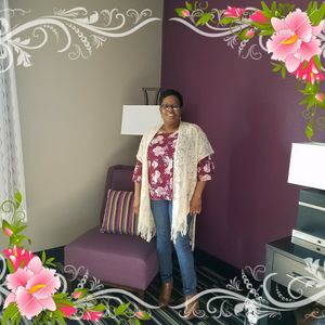 Meet your Posher, Alma